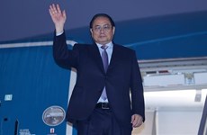 Prime Minister leaves Hanoi for official visit to Laos