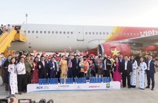 First flight carries Chinese tourists to Khanh Hoa in New Year