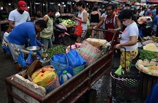 Philippines economy grows 7.6%, beating expectations 