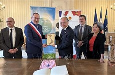 Ambassador promotes cooperation between France's Saintes and Vietnamese localities