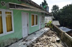 Indonesia: Quake kills four, damages buildings 