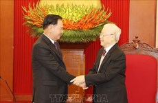 Party chief receives Lao Party official  