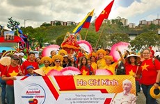 Vietnam attends Venezuela's traditional carnival