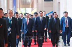Vietnamese, Lao, Cambodian PMs discuss cooperation in working breakfast