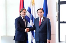 Top Vietnamese legislator meets with Uruguayan President  