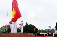 National flag raised on Co To island to mark late leader’s trip