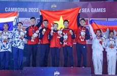 Fencers, gymnasts, weightlifter win more SEA Games golds for Vietnam