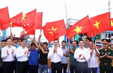 President pays working trip to Phu Quy island district