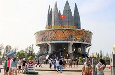 Mong Cai border city sees sharp increase of visitors at weekends