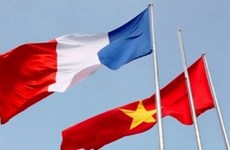 Vietnamese leaders congratulate France on National Day