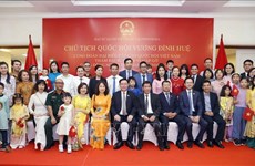 NA Chairman meets Vietnamese community in Indonesia 