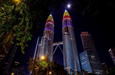 Malaysia attracts foreign investment through friendly approach