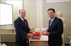 Friendship Orders conferred on St. Petersburg Governor, Ho Chi Minh Institute