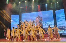 Vietnam-UK ties shine at friendship dance festival
