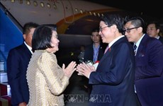 Cambodian National Assembly President arrives in Hanoi, begins visit