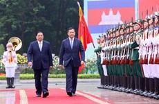 PM chairs official welcome ceremony for Cambodian counterpart