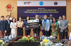 Australia gives Vietnam over 490,000 vaccine doses 