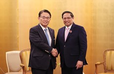 PM Pham Minh Chinh receives governors of Japanese prefectures