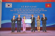 RoK hands over equipment to Yen Bai schools