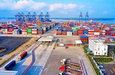 Vietnam enjoys trade surplus of 125 billion USD with European, American markets