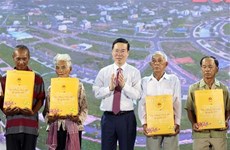 President attends “Spring in border areas warms people’s hearts” programme in Kien Giang