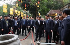 Presidents of Vietnam, Philippines tour Thang Long Imperial Citadel