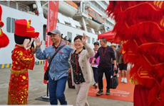 Ha Long port welcomes first int'l cruise ship in the Year of the Dragon