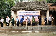 Hanoi builds, repairs houses for poor families