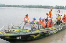 Expatriate-funded speedboat presented to Truong Sa soldiers 