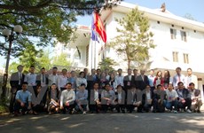 Vietnamese students in RoK continue to help homeland 