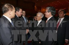 Party Chief meets Vietnam, US representatives from all classes 
