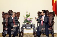 Leader greets Myanmar’s central bank governor 