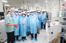 Samsung Vietnam provides smart factory model for 14 local firms