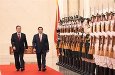 Chinese Premier chairs welcome ceremony for Vietnamese Prime Minister 