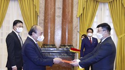 President Nguyen Xuan Phuc receives new foreign ambassadors
