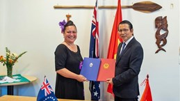 Vietnam, the Cook Islands set up diplomatic ties