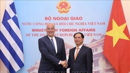 Vietnamese, Greek FMs hold talks