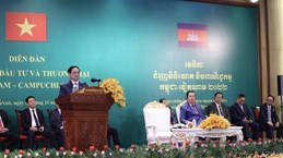 Vietnamese, Cambodian PMs attend trade and investment promotion forum  
