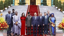 President Nguyen Xuan Phuc welcomes Vice President of Nigeria