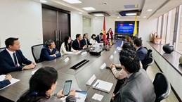 Vietnam seeks to tighten business links with Colombia, Chile