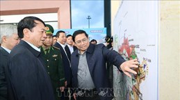 PM urges consideration of building border economic zone in Cao Bang