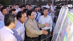 PM inspects key infrastructure works in Tien Giang