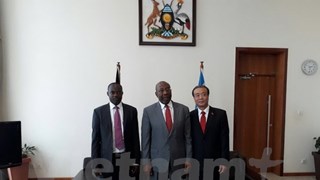 Uganda keen on boosting ties with Vietnam