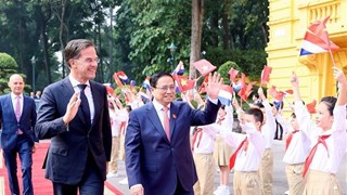 PM chairs welcome ceremony for Dutch counterpart