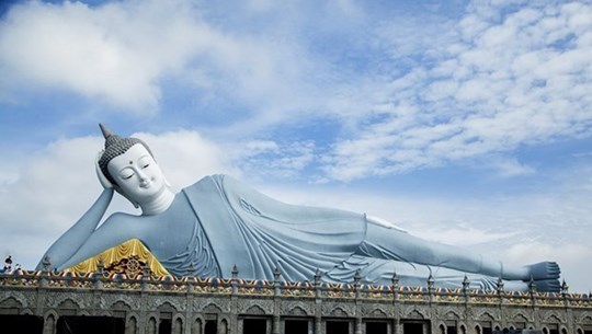 Soc Trang’s Khmer pagoda features giant Buddha statue