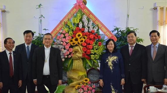 Party official wishes Catholics of Bui Chu Diocese a merry Christmas
