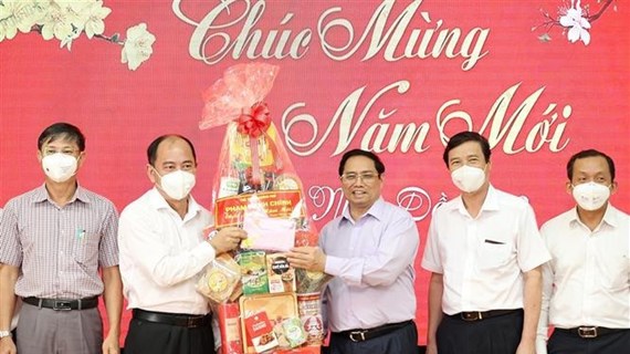 HCM City takes the lead in COVID-19 fight: PM