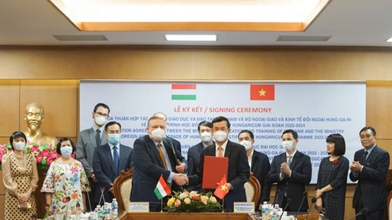 Vietnam, Hungary boost educational cooperation