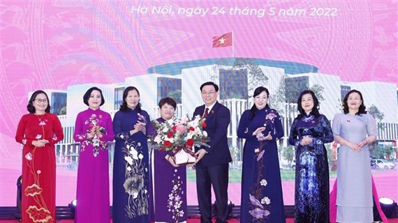 Top legislator lauds contributions of female NA deputies to nation