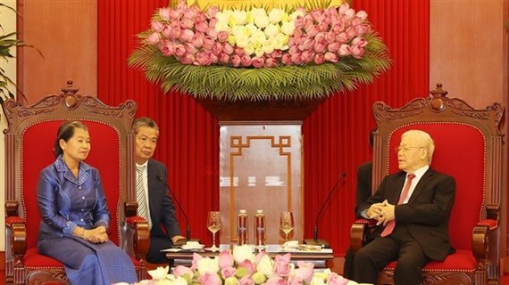 Party chief hosts Cambodian Party official